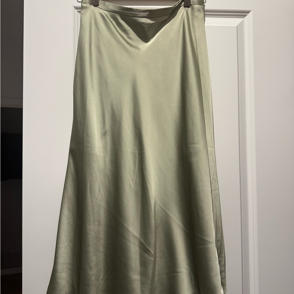 Elegant Satin Green Midi Skirt